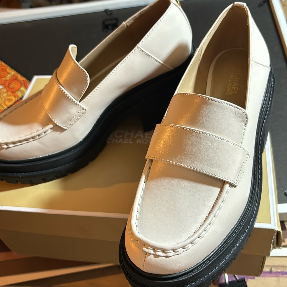 Michael Kors Heeled Loafer size 6.5